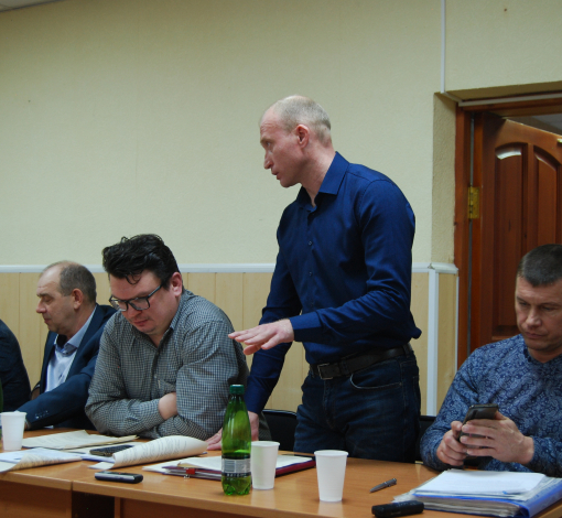 Депутат Михаил Вялков предложил перенаправить 7 млн 800 тысяч, выделенных на обустройство инфраструктуры в п. Кислянка, на решение проблем своего округа. 